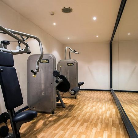 Flyon Hotel & Conference Center Болонья Экстерьер фото Gym equipment