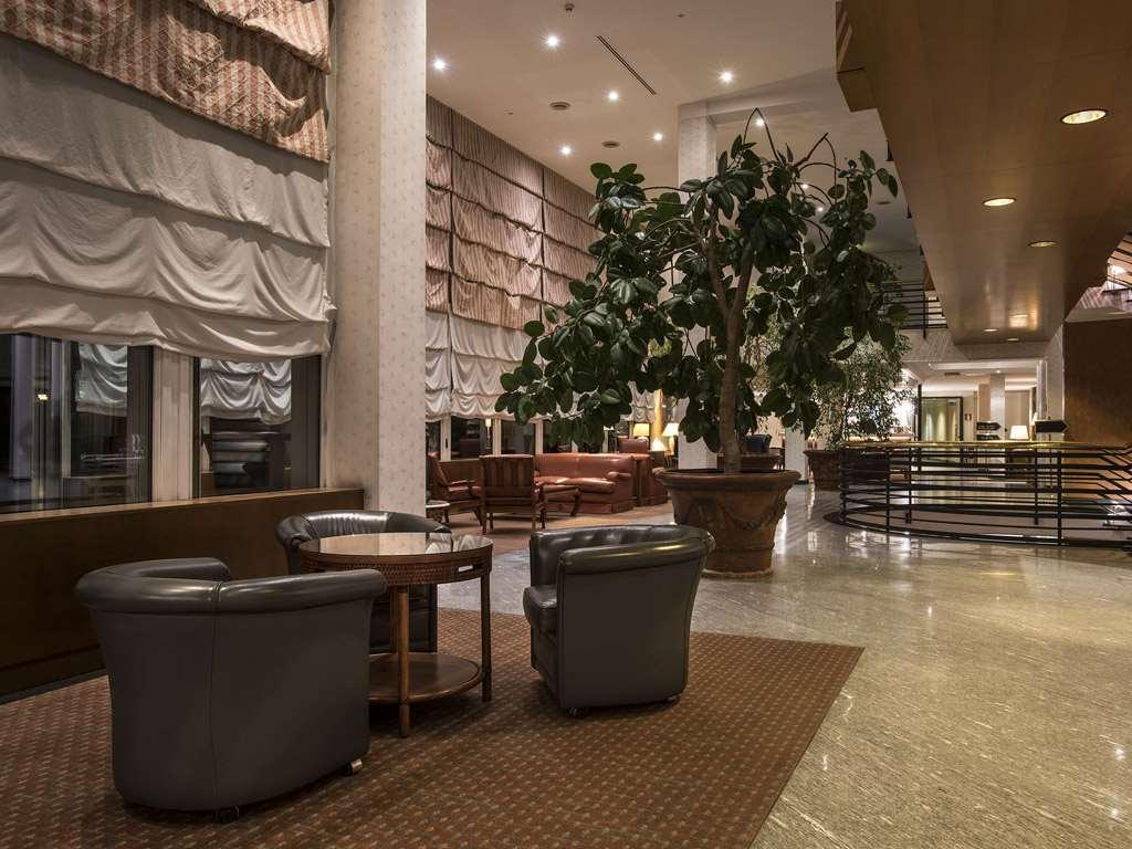 Flyon Hotel & Conference Center Болонья Интерьер фото Interior of the hotel