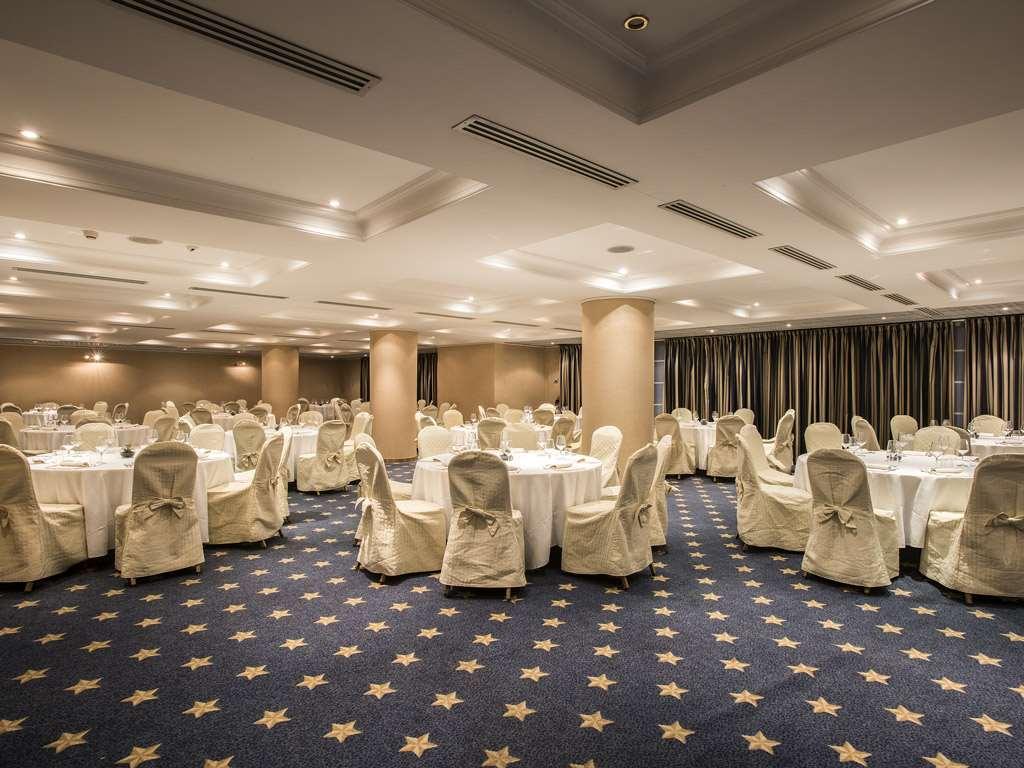 Flyon Hotel & Conference Center Болонья Удобства фото The hotel's ballroom