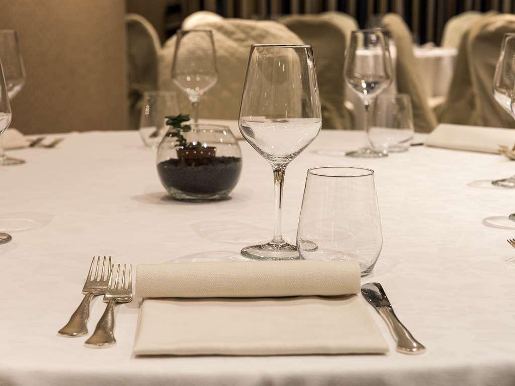 Flyon Hotel & Conference Center Болонья Ресторан фото Restaurant