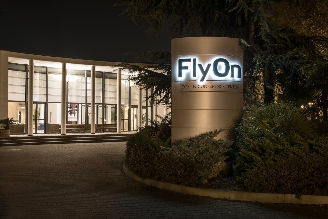 Flyon Hotel & Conference Center Болонья Экстерьер фото Flyon Hotel & Conference Center